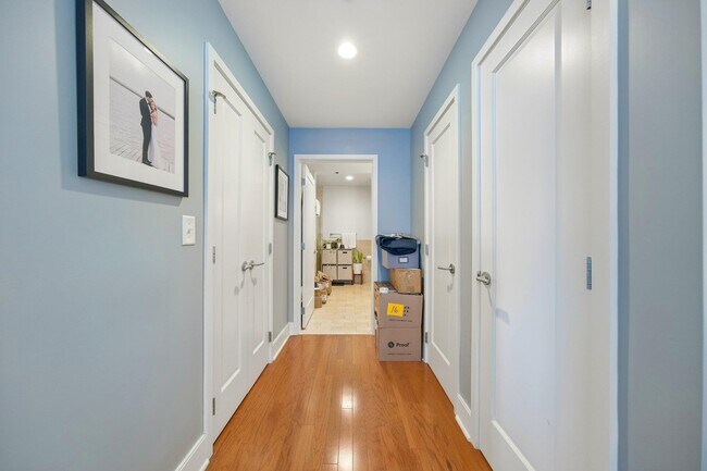 Building Photo - 1125 Maxwell Ln