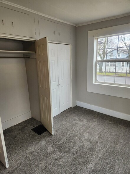 Building Photo - 118 E Cayuga St