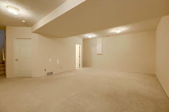 Building Photo - 3 Bedroom In A Great Location!!