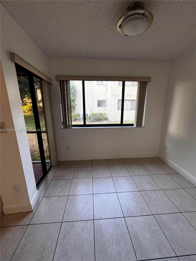 Building Photo - 9741 SW 138th Ave