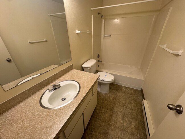 Building Photo - (858) FoxFire - 2 Bedroom / 1 Bathroom