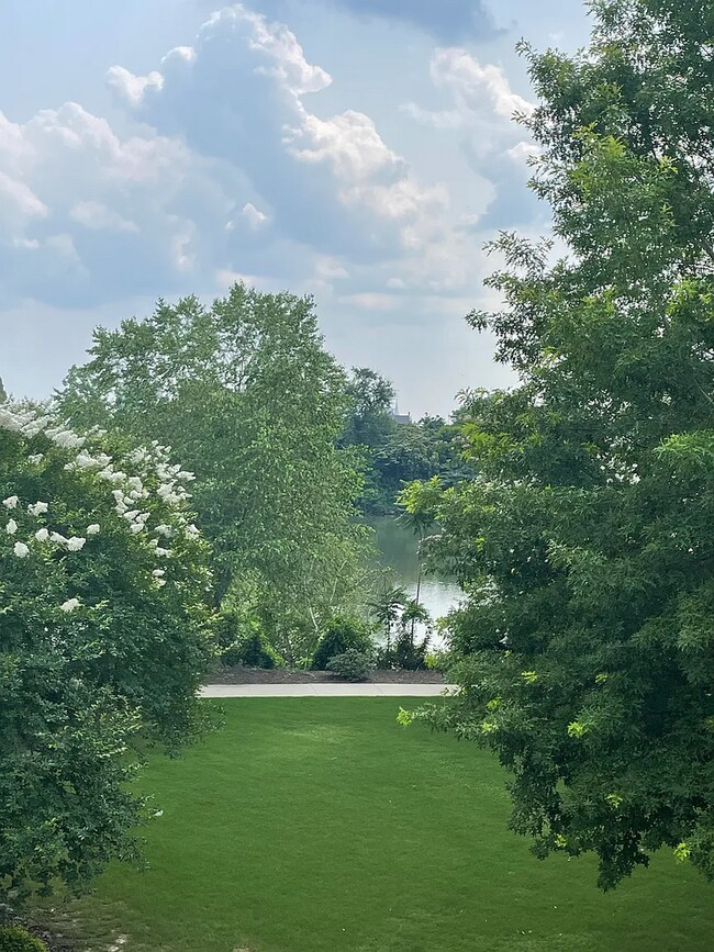 Building Photo - 2 Bed, 2 Bath Apartment on the River - Furnhsied Rental