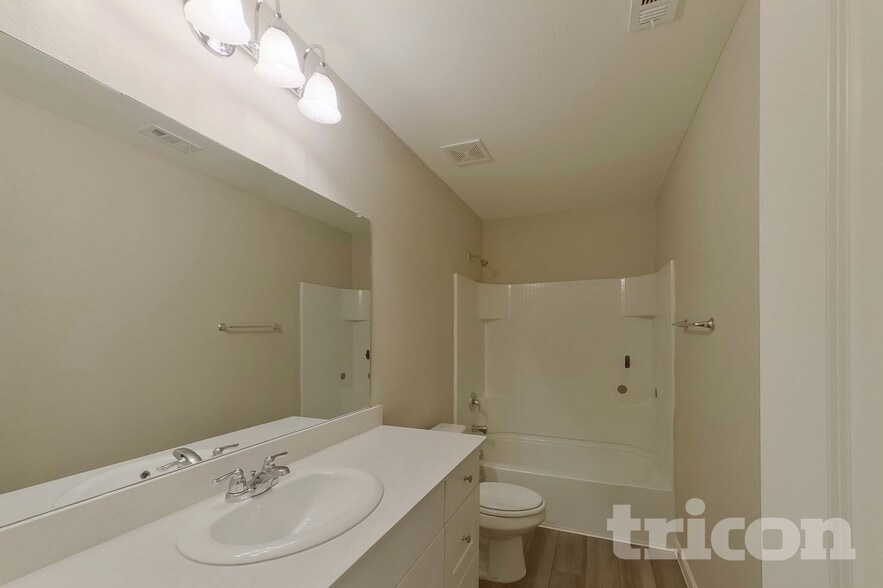 Building Photo - 2528 Granite Pass