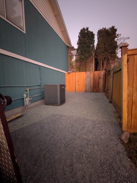 Air conditioner unit central unit - 24028 25th Ave S
