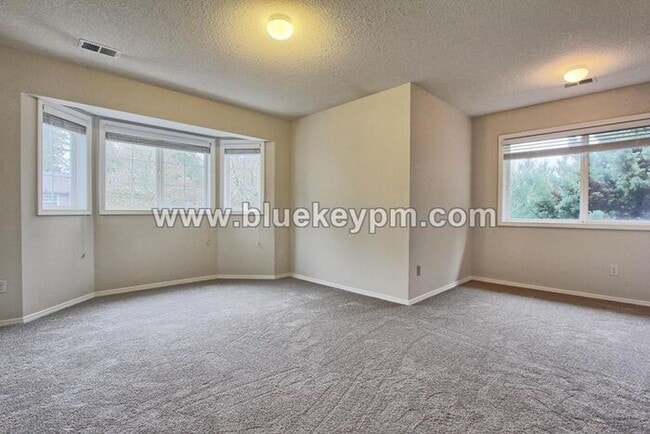 Building Photo - $100 OFF 1st 3 Months of Rent!! 5 Bed, 2.5 Baths Luxury Home in Murrayhill Near Cooper Mtn Parks