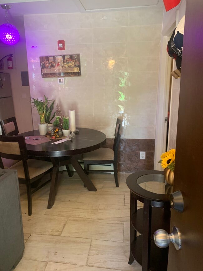 Building Photo - 270 N 1st Ave