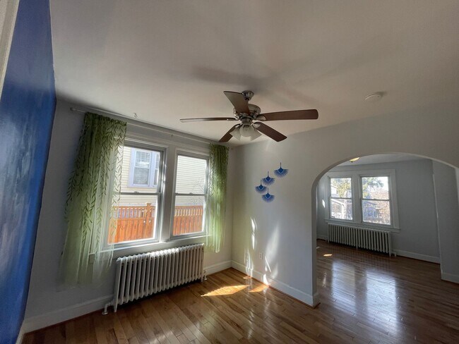 Building Photo - Charming 4BR, 2.5BA Bungalow in the Heart of Mount Rainier!