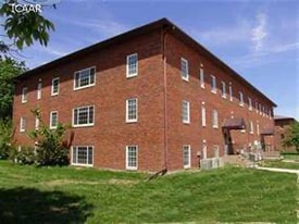 Building Photo - 303 Grandview Ct