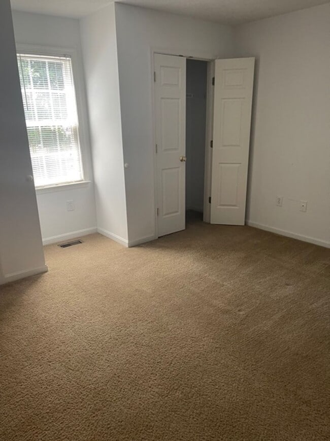 Building Photo - 308 4th St