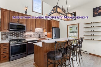 Building Photo - 400 Argentine St