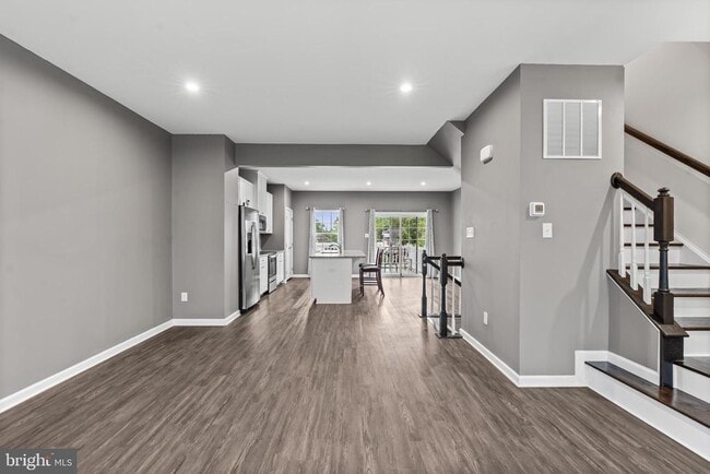 Building Photo - 100 Meridian Ln