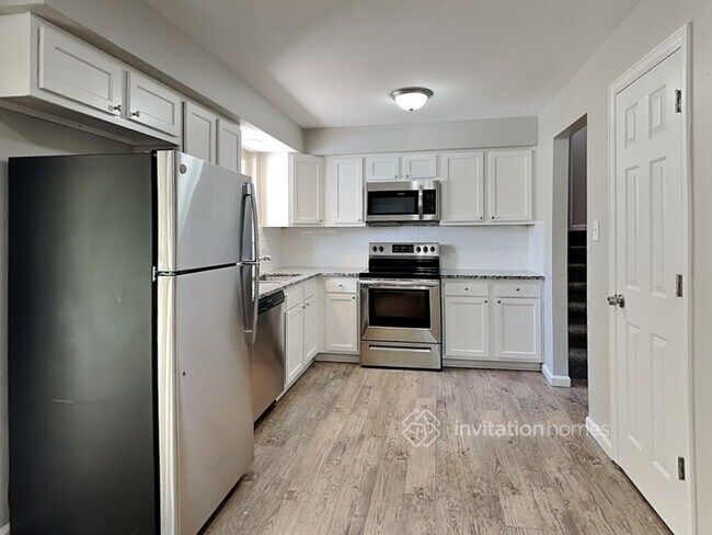 Building Photo - 3345 E 128th Pl