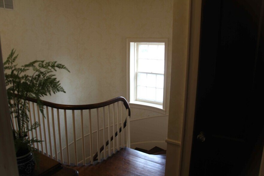 Building Photo - 1029 N Noyes Blvd