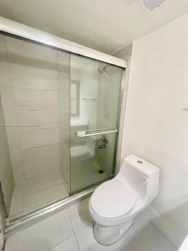 Building Photo - 4344 NW 9th Ave