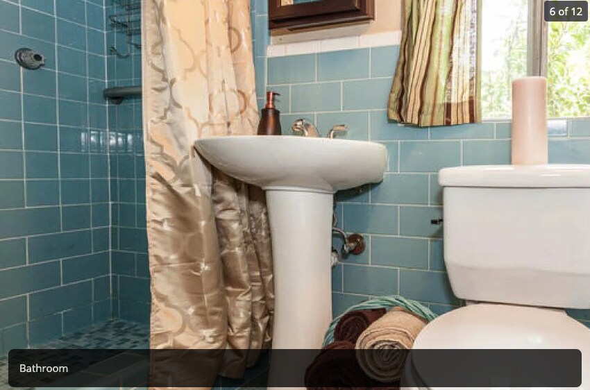 Bath area with original tile and character - 815 Gunter St