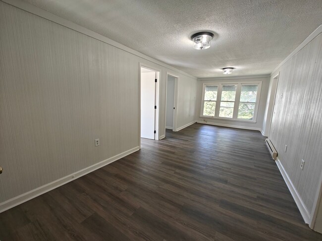 Building Photo - 360-4 Walnut