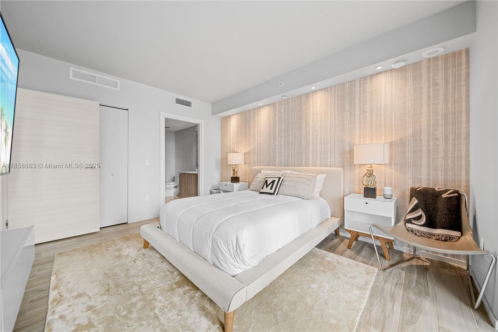 Building Photo - 801 S Miami Ave