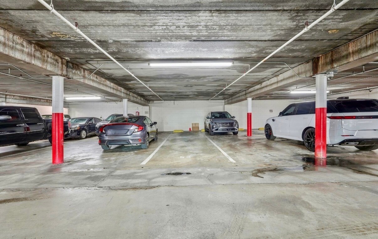 Building Photo - 5325 Newcastle Ave