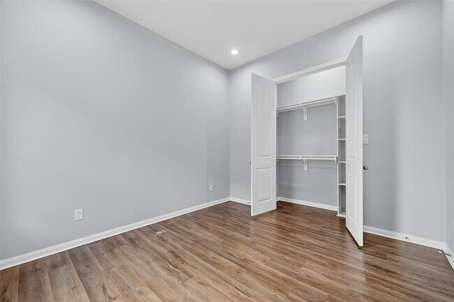Building Photo - 4922 Paradigm Ln