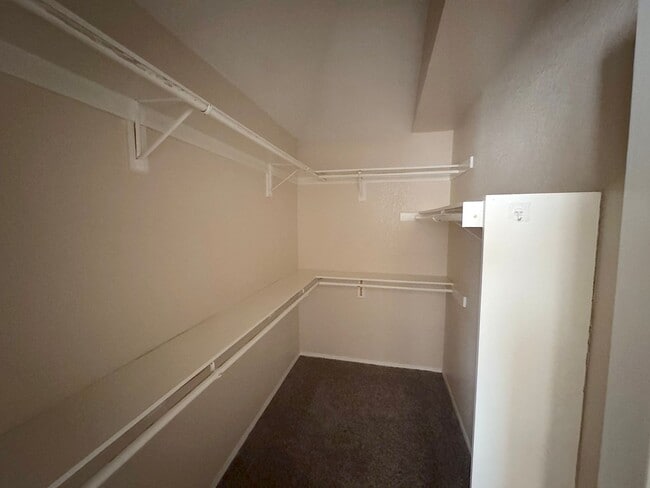 Building Photo - East El Paso 3bed/2bath Refrig A/C!