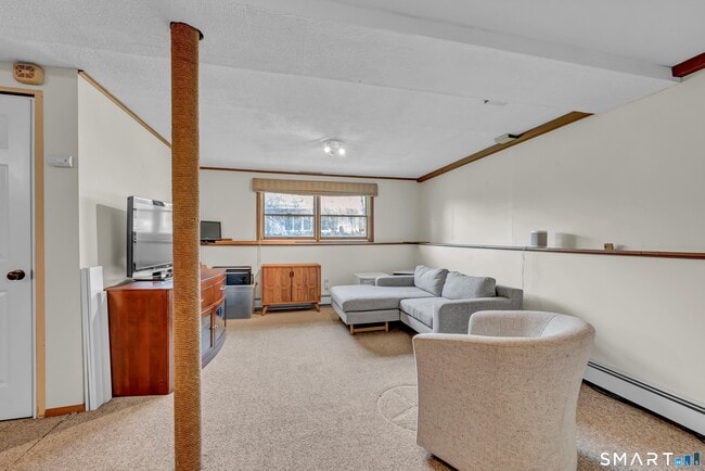 Building Photo - 10 Grove Pl