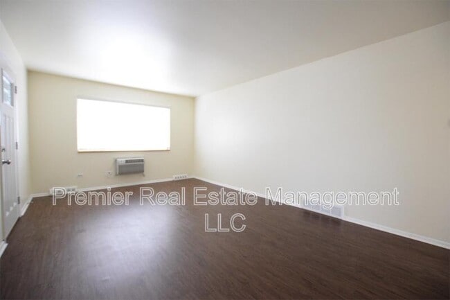 Building Photo - 4476 E Bails Pl