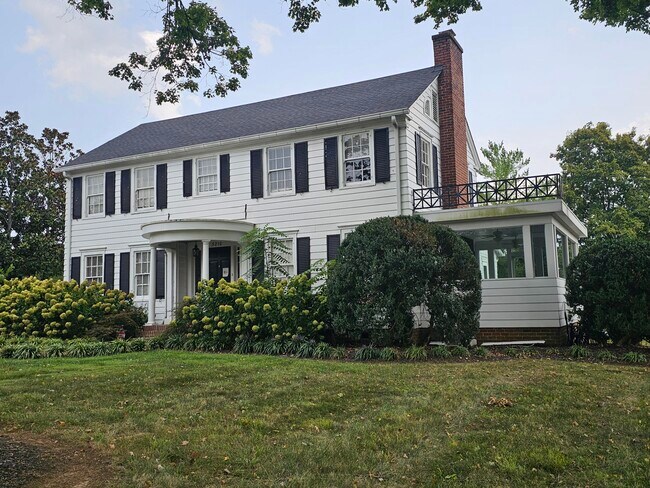 Building Photo - 3210 N Ocoee St