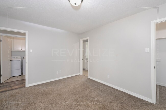 Building Photo - Alluring 3 Bed 2 Bath Home by Medal of Honor Park!