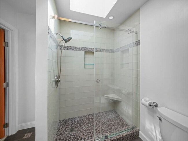 Building Photo - COMING SOON! Single Family Home in Sunny Bernal Heights - 4 br/3 ba - 2 Car Parking - Great Views...