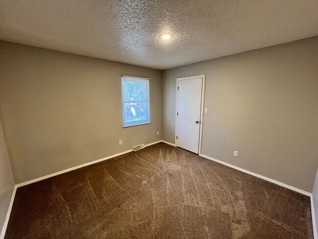 Building Photo - 2-Bed Home with Bonus Finished Basement