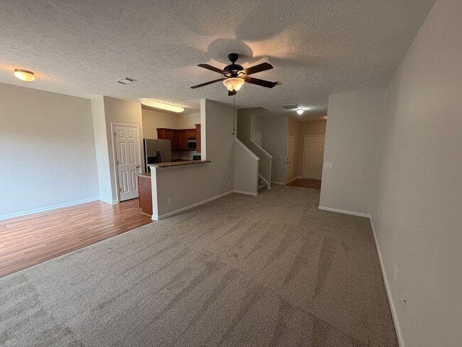 Building Photo - 3 Bed 2.5 Bath Townhome in Brentwood