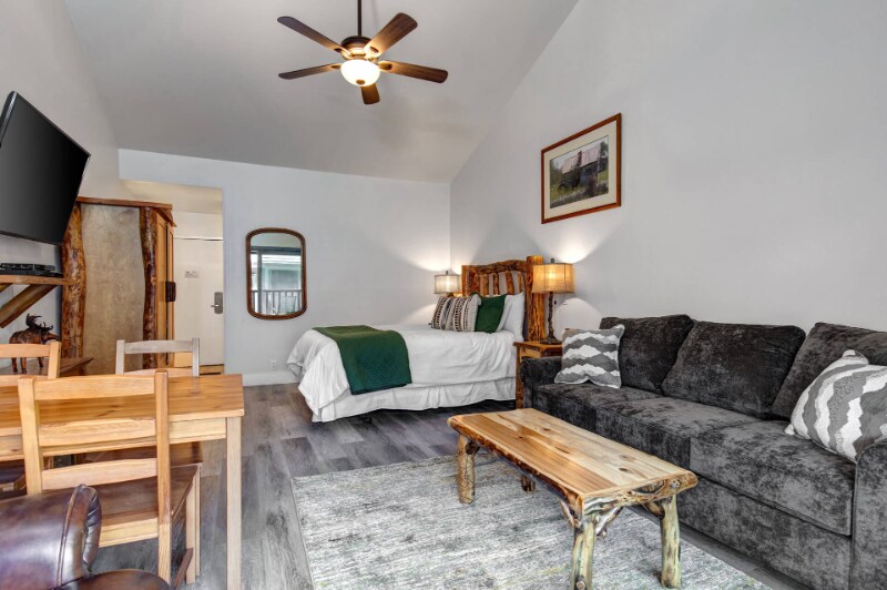 Building Photo - 2245 Sidewinder Dr
