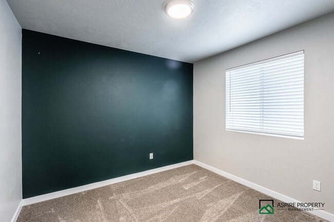 Building Photo - Upgraded 4 bed 3 bath home