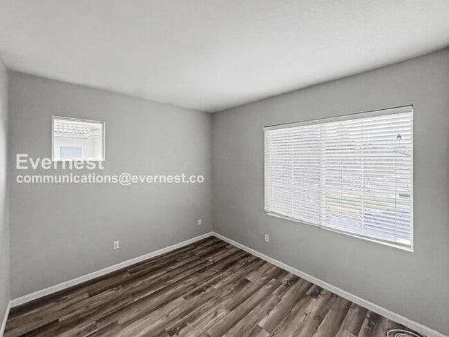 Building Photo - 1090 Azalea Ln