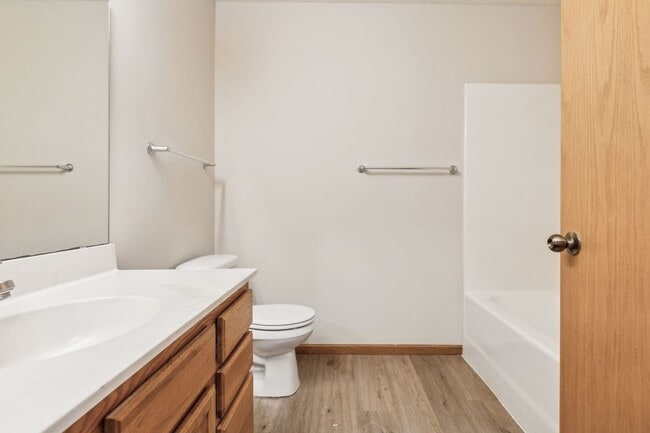 Building Photo - New Stainless Steel Appliances