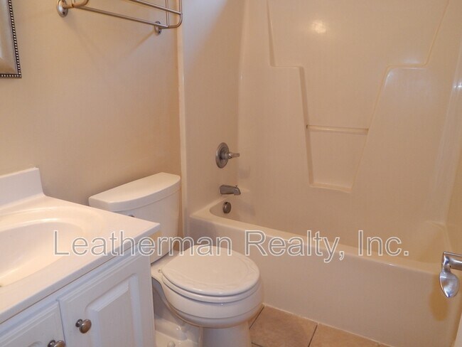 Building Photo - 441 Sterling Dr