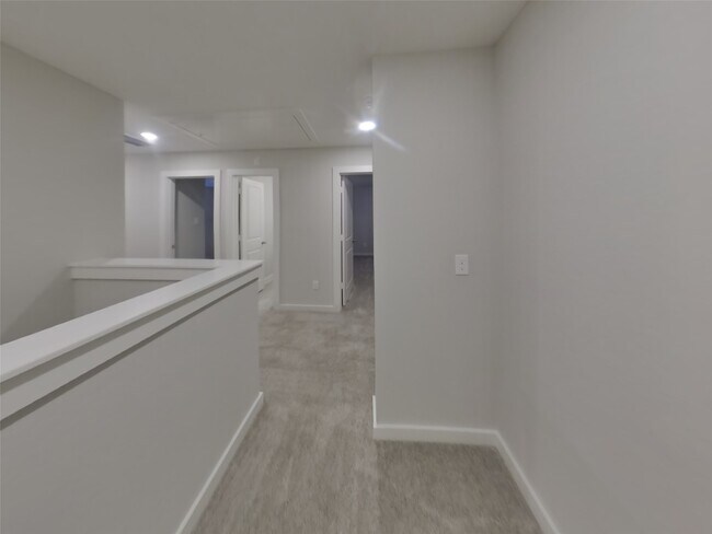 Building Photo - 4910 San Fabiano Ct