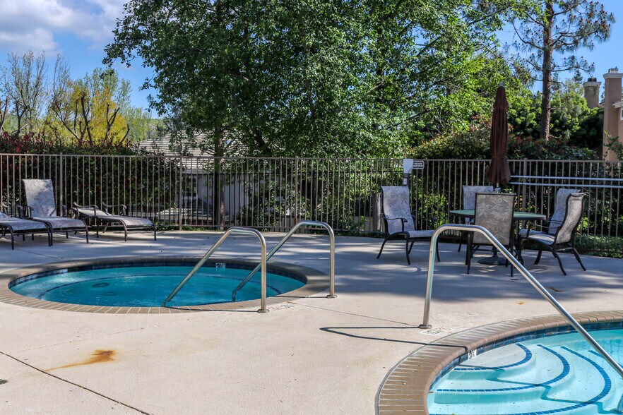 Building Photo - 1032 Cherry Creek Cir