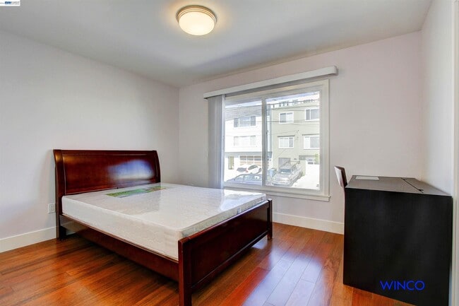 Building Photo - 263 Ralston St