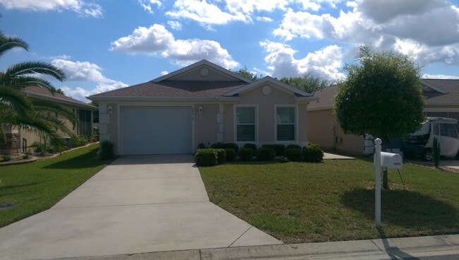 Building Photo - 3 bed, 2 bath 2 car garage