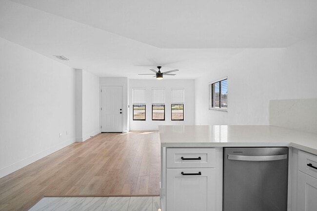 Building Photo - ****SPECIAL 2 WEEKS FREE****  Move-In Ready Cape Coral Home – Newly Remodeled Interior