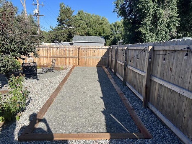 Building Photo - 390 S Garrison St