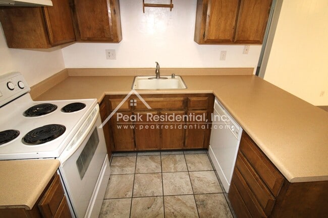 Building Photo - Fair Oaks 2bd/1ba Duplex with Garage near Sunrise & Sunset Ave