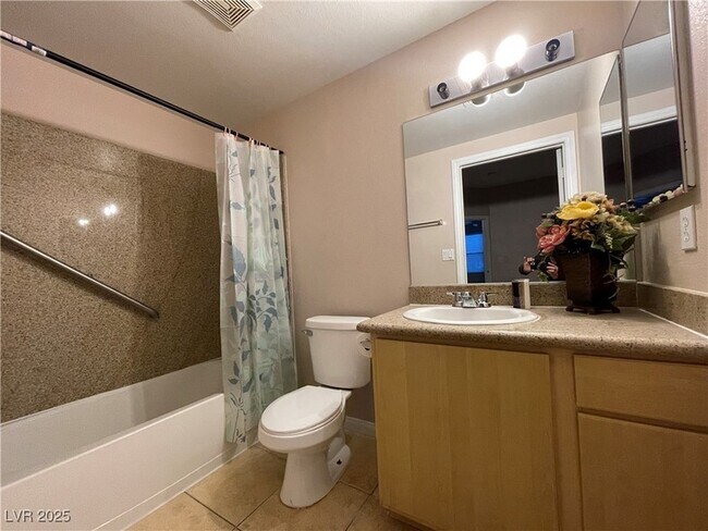 Building Photo - 8000 W Badura Ave