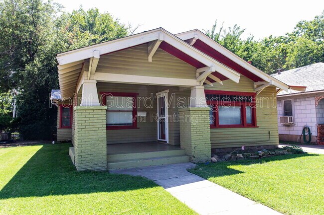 Building Photo - 116 NW 29th St
