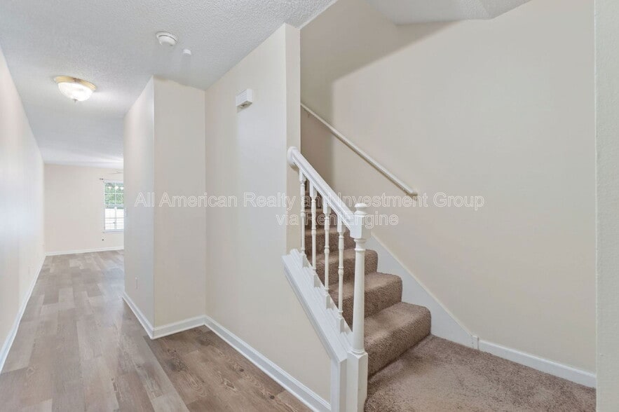 Building Photo - 416 Crooked Pine Trail