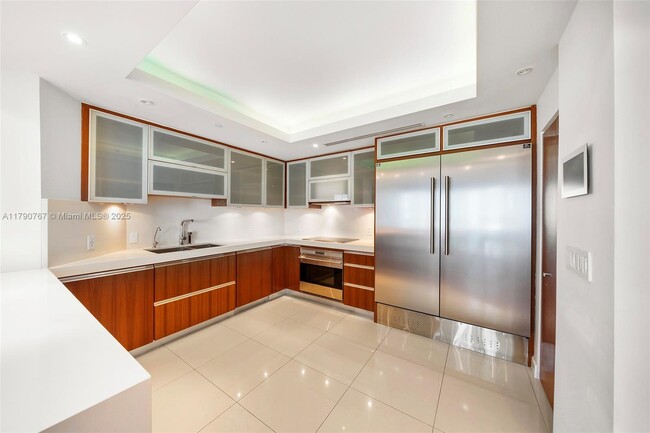 Building Photo - 4779 Collins Ave