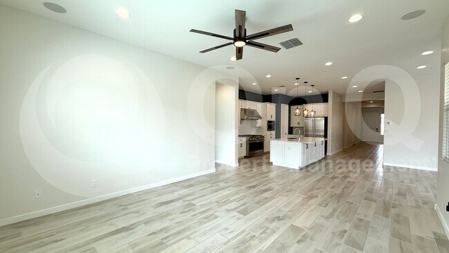 Building Photo - 9509 S 39th Dr