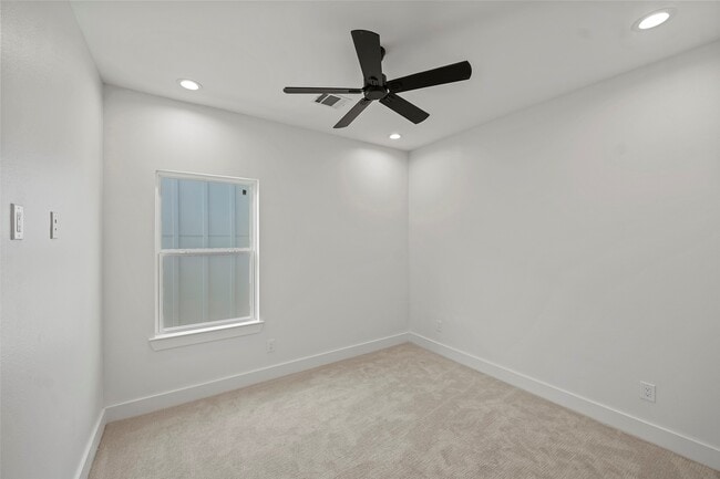 Building Photo - 8417 Venus St