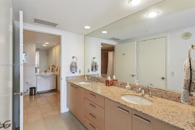 Building Photo - 1800 S Ocean Dr